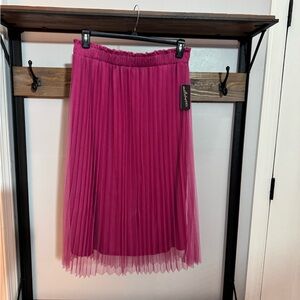 Metro Wear Berry Fuschia Pleated Skirt NWT
